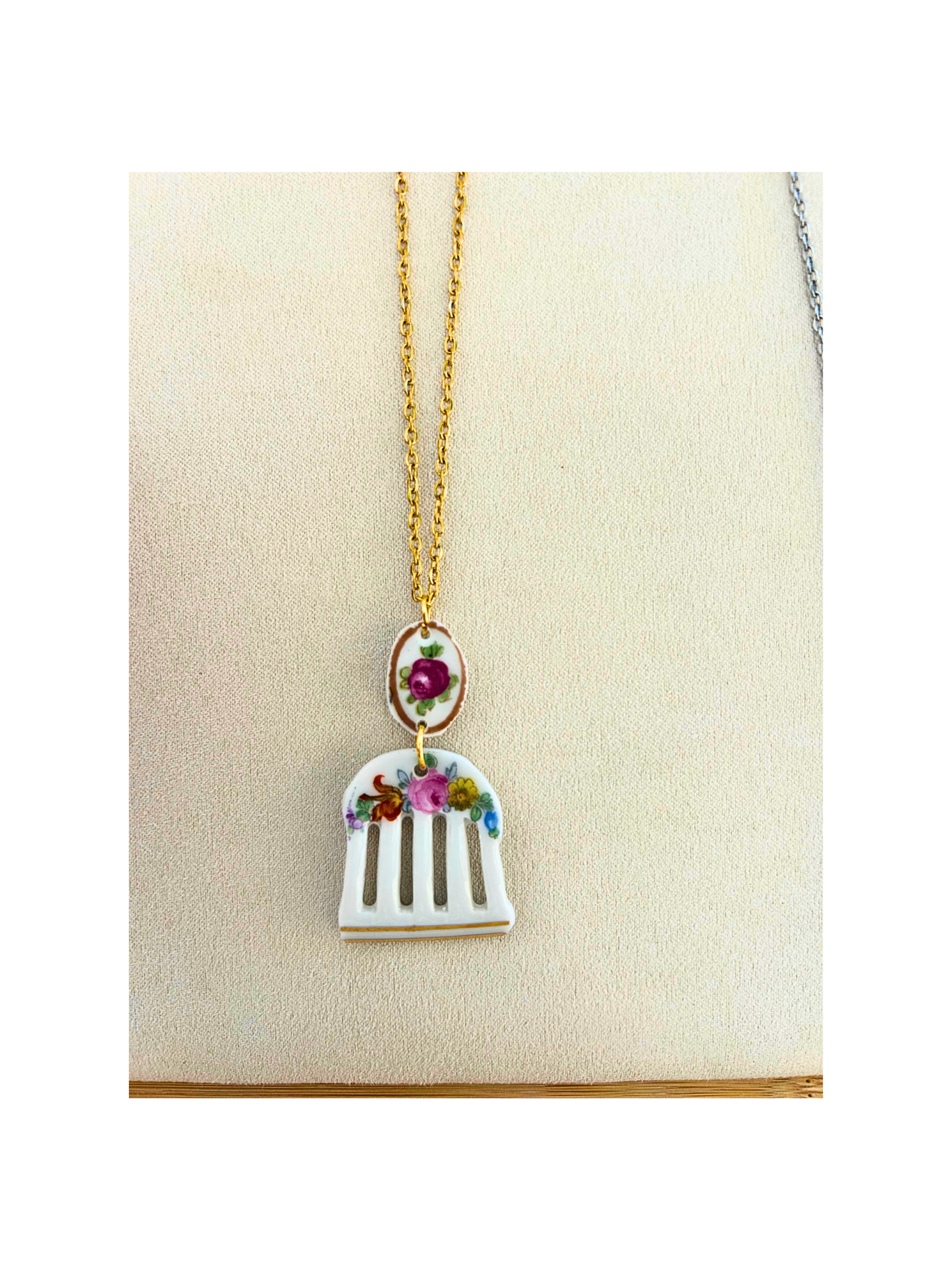 Pink floral pendant necklace