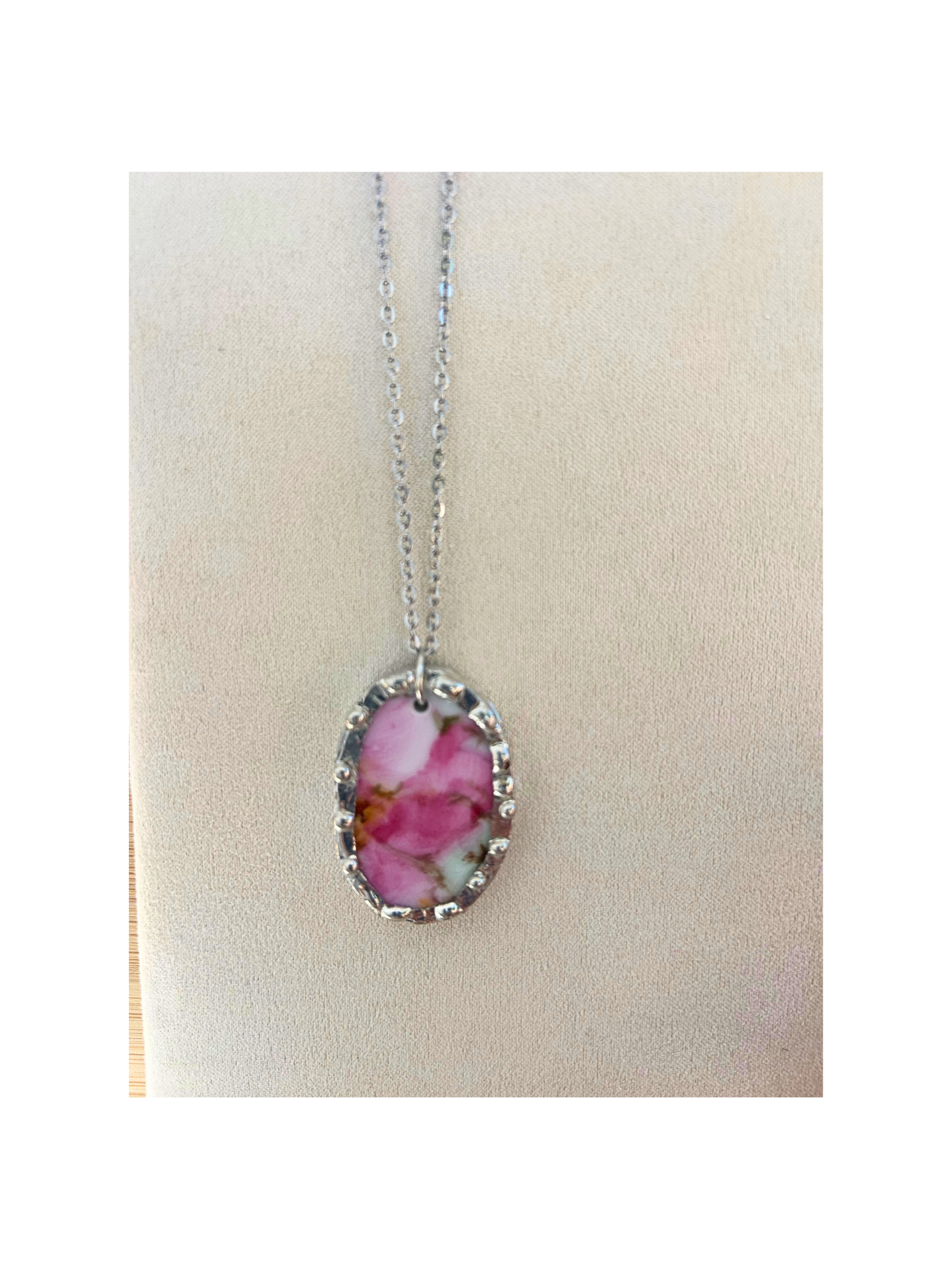 Pink roses pendant necklace