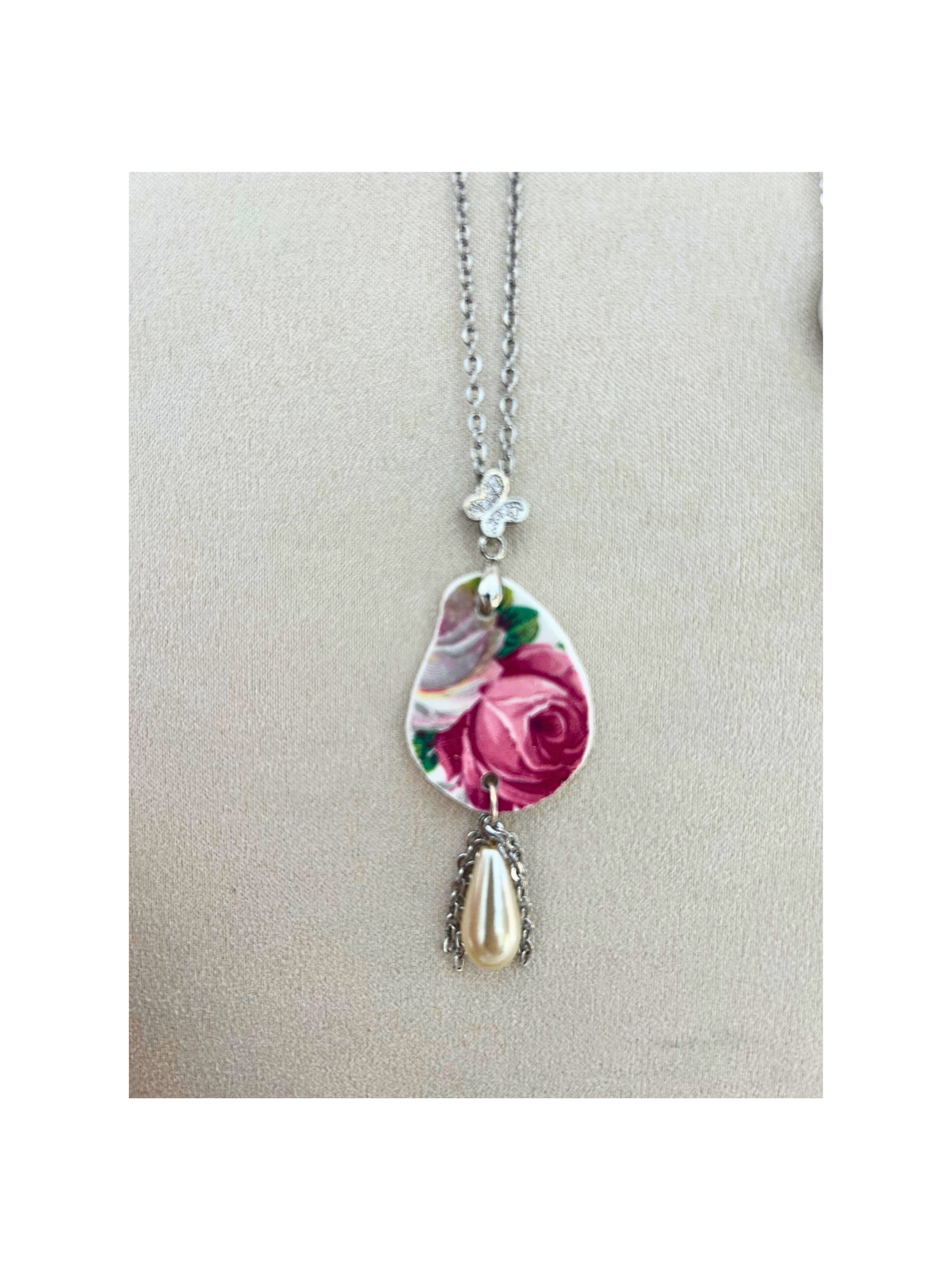 Pink rose with pearls pendant necklace